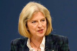 تيريزا ماي تستبعد عودة 'الحدود السابقة' مع إيرلندا الشمالية