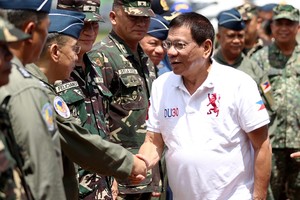 الآلاف يحتشدون أمام البرلمان الفلبيني قبل الخطاب الأول لدوتيرتي حول حالة الأمة