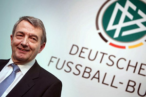 الفيفا يحظر نيرسباخ من ممارسة أية أعمال متعلقة بكرة القدم لمدة عام