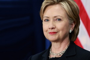 انقسام بين الديمقراطيين مع بدء المؤتمر العام للحزب لترشيح كلينتون