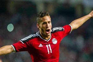 ستوك سيتي يتعاقد مع رمضان صبحي لاعب الأهلي المصري