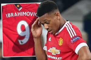 مارسيال يوقف حملته الغاضبة في قضية القميص رقم 9