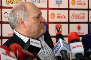 مدرب الأهلي المصري ينصح مورينهو بمتابعة رمضان صبحي