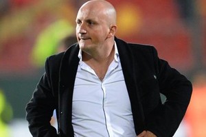 الاوروغوياني ريبيتو مدربا لبني ياس والجزيرة يضم الدولي المغربي بوصوفة