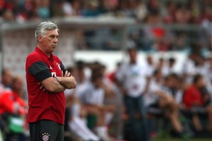 انشيلوتي يشيد بالمدافع بادشتوبر بعد عودته من فترة غياب طويلة