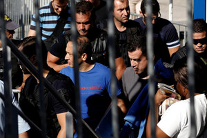 السلطات التركية تأمر بإغلاق 45 صحيفة و16 قناة تلفزيونية