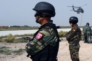 الجيش التونسي يقتل مسلحين اثنين في اشتباكات قرب الحدود مع الجزائر