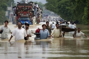 مقتل 22 شخصا بسبب الامطار الغزيرة والفيضانات في باكستان