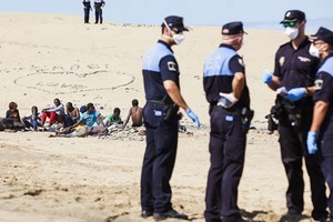 سجن رجلين لمحاولتهما تهريب 18 ألبانيا إلى بريطانيا في زورق