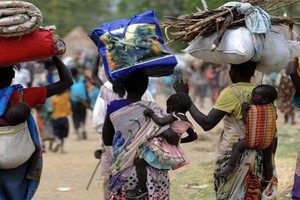 لاجئون من جنوب السودان يفرون من العنف ويتحدثون عن نهب وقتل