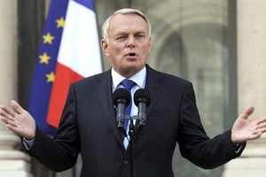 وزير الخارجية الفرنسي يجري اتصالا برئيس حكومة الوفاق الليبية