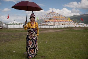 بالصور... فرسان التيبت يحيون مهرجان السباقات السنوي 
