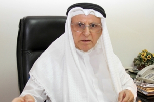 البحارنة يتناول في دراسة مقارنة دستور البحرين للعام 2002... واهتمام بالكويت