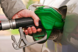 الكويت تقرر رفع أسعار البنزين من سبتمبر