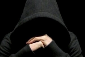 رجل إندونيسي يظهر لزوجته بعد اعتقادها بوفاته في حادث قبل عام