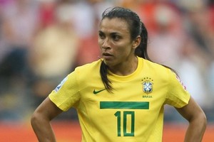 مارتا تعد بمزيد من الأهداف للبرازيل 'المثالية'