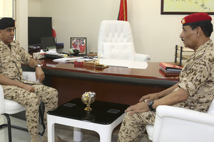 رئيس هيئة الأركان يتفقد إحدى وحدات قوة الدفاع