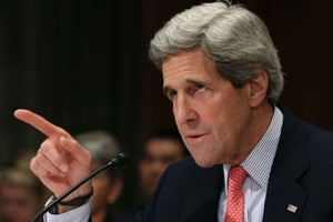 كيري يدافع عن تسليم إيران 400 مليون دولار ويقول إنها ليست فدية