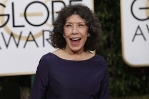 الممثلة ليلي توملن تنال جائزة نقابة ممثلي الشاشة عن مجمل أعمالها