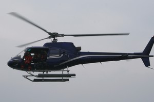 باكستان تواصل الجهود لإنقاذ طاقم مروحية هبطت في أفغانستان