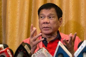 رئيس الفلبين تعهد بإعادة ملايين سرقت من بنك بنغلادش عبر مانيلا