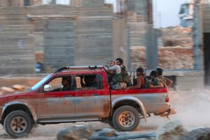 سورية... تضارب الأنباء حول سيطرة المعارضة على كليات عسكرية في حلب