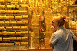 حملات شعبية مصرية لإنقاذ 'العزوبية' بشعار #زواج_بلا_شبكة