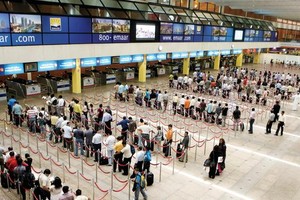 نمو مسافري مطار دبي 5.8 % إلى 40.5 مليوناً