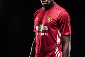 أخيرا بوغبا في مانشستر يونايتد في أغلى صفقة بالتاريخ