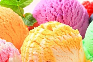 مثلجات بنكهة الجبن اللاذع تلقى رواجاً خلال الصيف في التشيك