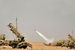 الدفاع الجوي السعودي يتصدى لصاروخين أطلقهما الحوثيون