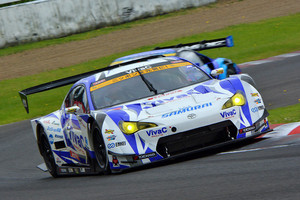 'تويوتا بريوس' تعزز مكانتها في عالم رياضة السيارات