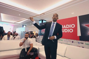 ويل سميث يرقص على أنغام 'اليوله' في دبي