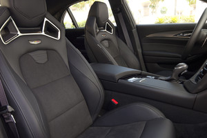 مقصورة تركز على مزايا الأداء الرياضي... سمة أخرى تميّز سلسلة كاديلاك V-Series