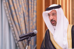 وزير سعودي: اجتماع الجزائر قد يناقش إعادة الاستقرار لسوق النفط