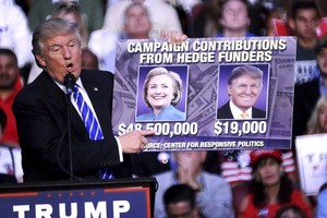 ترامب وكلينتون يتواجهان حول مسألة 'داعش'