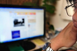 أطباء: مشاهدة المواد الإباحية على الإنترنت 'تضر' بصحة الرجال