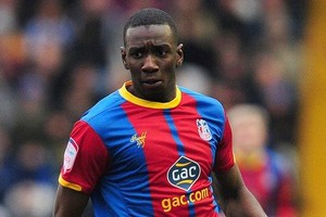 ايفرتون يضم الكونغولي بولاسي من كريستال بالاس