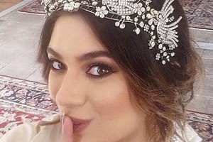 ملكة جمال لبنان السابقة نادين نجيم... عروس على الطريقة العصرية!