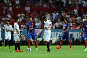 إصابات نجوم برشلونة تفتح أبواب الشهرة للصفقات الجديدة أمام أشبيلية