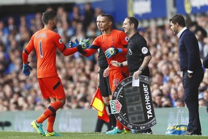لوريس قائد توتنهام يغيب 4 أسابيع للإصابة