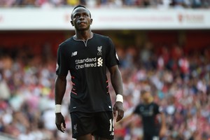 ساديو مانيه يتعرض لإصابة في الكتف