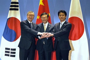 بدء مفاوضات لتحديد موعد لاجتماع ثلاثي بين وزراء خارجية كوريا الجنوبية والصين واليابان