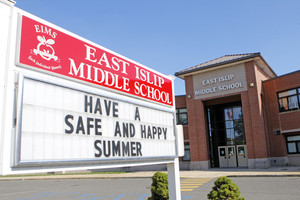 أسرة مسلمة تقاضي مدرسة أميركية إثر إجبار ابنها على الاعتراف بأنه 'إرهابي'