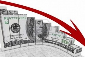 الدولار يهبط لأدنى مستوى في 7 أسابيع مع انحسار توقعات رفع الفائدة الأميركية