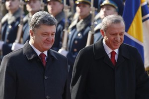 أردوغان وبوروشينكو يبحثان هاتفيا 'الشراكة الاستراتيجية' بين تركيا وأوكرانيا