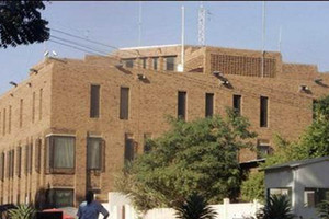 السفارة البريطانية في بغداد تقول إن أحد رعاياها قتل بمدينة الرمادي