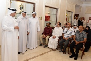 بالصور... ولي العهد يزور 'الإسكان' ويلتقي المواطنين ويأمر بتوزيع 3200 وحدة سكنية إضافية خلال المرحلة المقبلة	