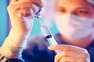 إيقاف استشارية تخدير تعمل منذ 20 عاماً بلا تأهيل في السعودية