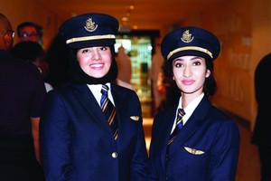 بخيتة وعلياء أول إماراتيتين تروضان 'بوينغ' و'إيرباص'